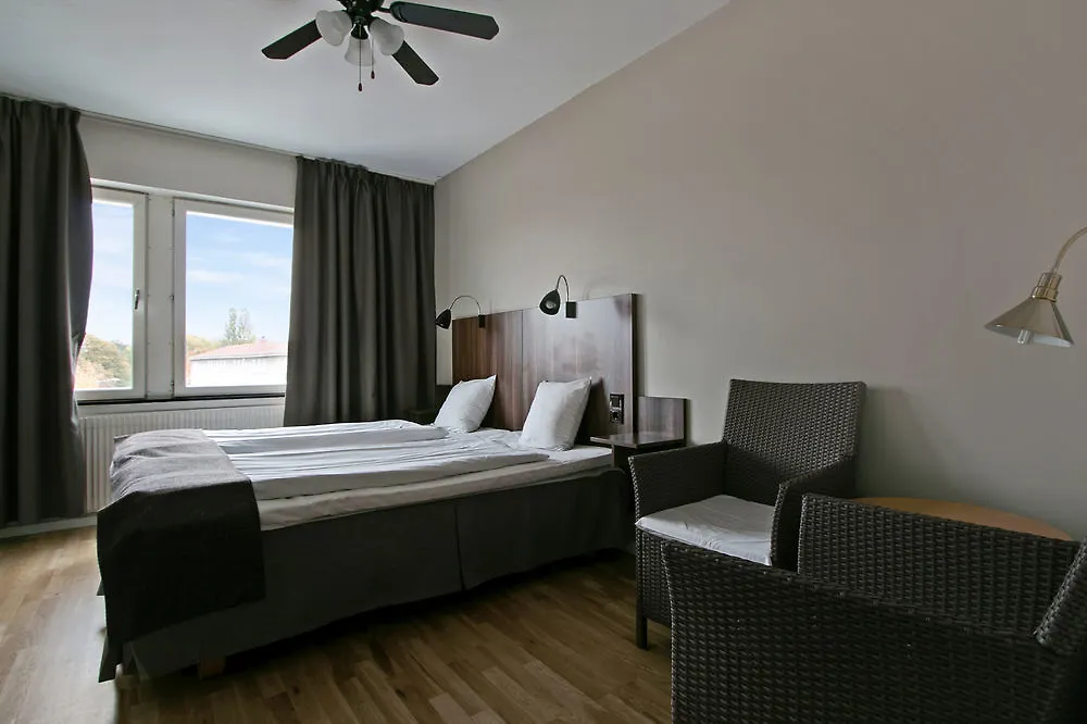 First Hotel Brommaplan Stockholm 3*,